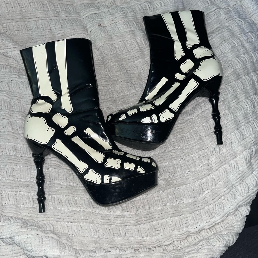Too fast Victorian x-ray booties size 9 used